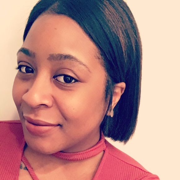 Meet your Posher, Tara - Picture 2 of 6